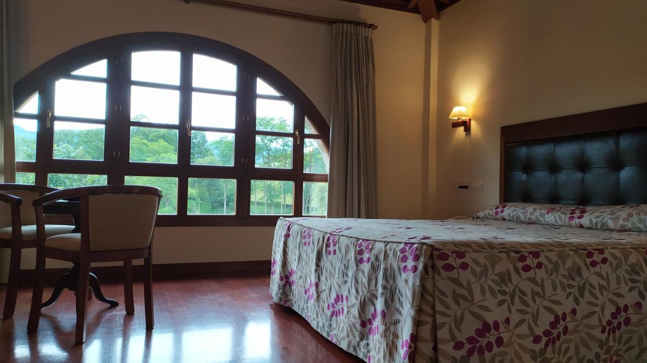 Hotel Valle Las Luinas Soto de Luina Bagian luar foto