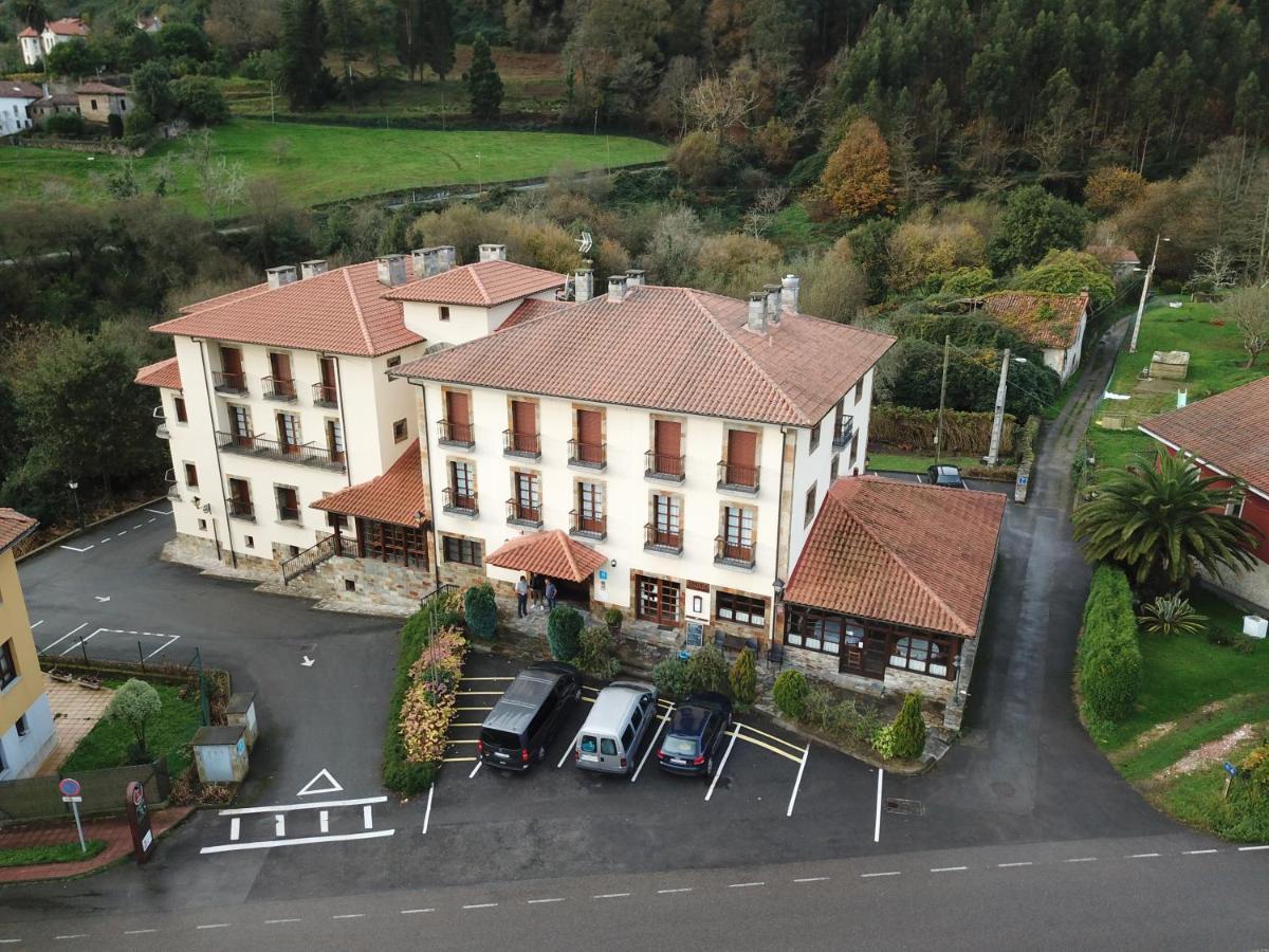 Hotel Valle Las Luinas Soto de Luina Bagian luar foto