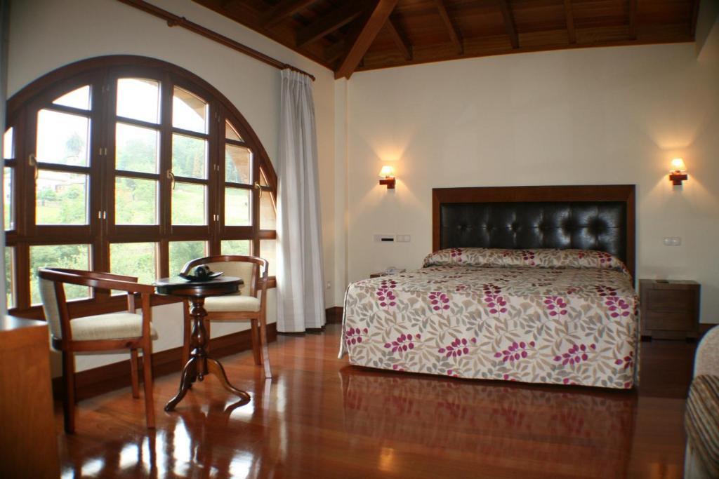 Hotel Valle Las Luinas Soto de Luina Ruang foto