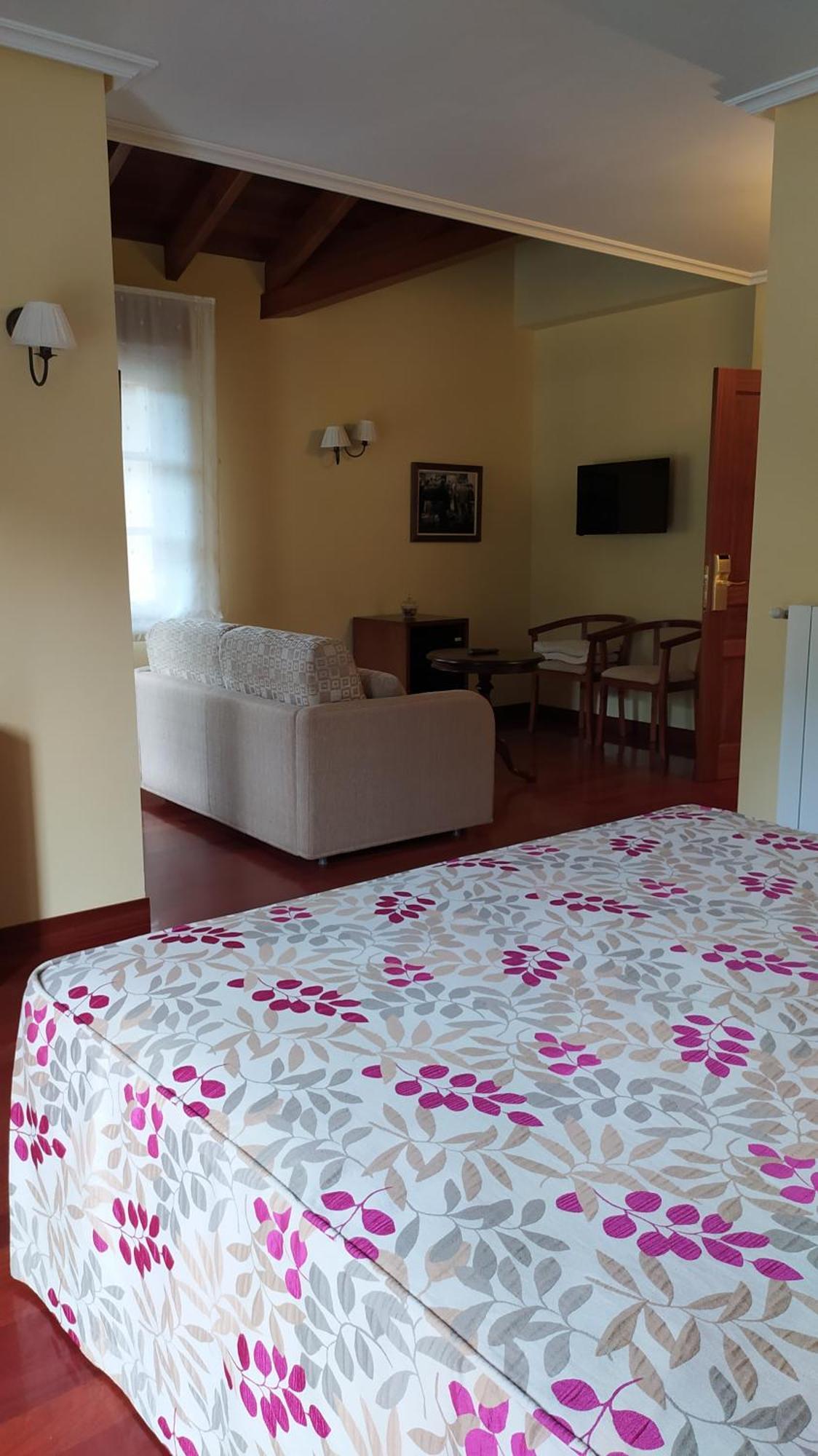 Hotel Valle Las Luinas Soto de Luina Ruang foto