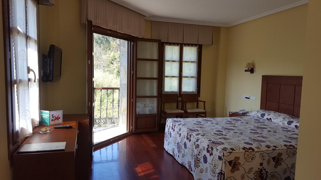 Hotel Valle Las Luinas Soto de Luina Bagian luar foto