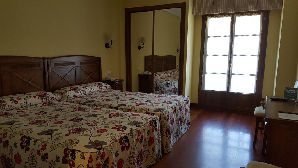 Hotel Valle Las Luinas Soto de Luina Bagian luar foto
