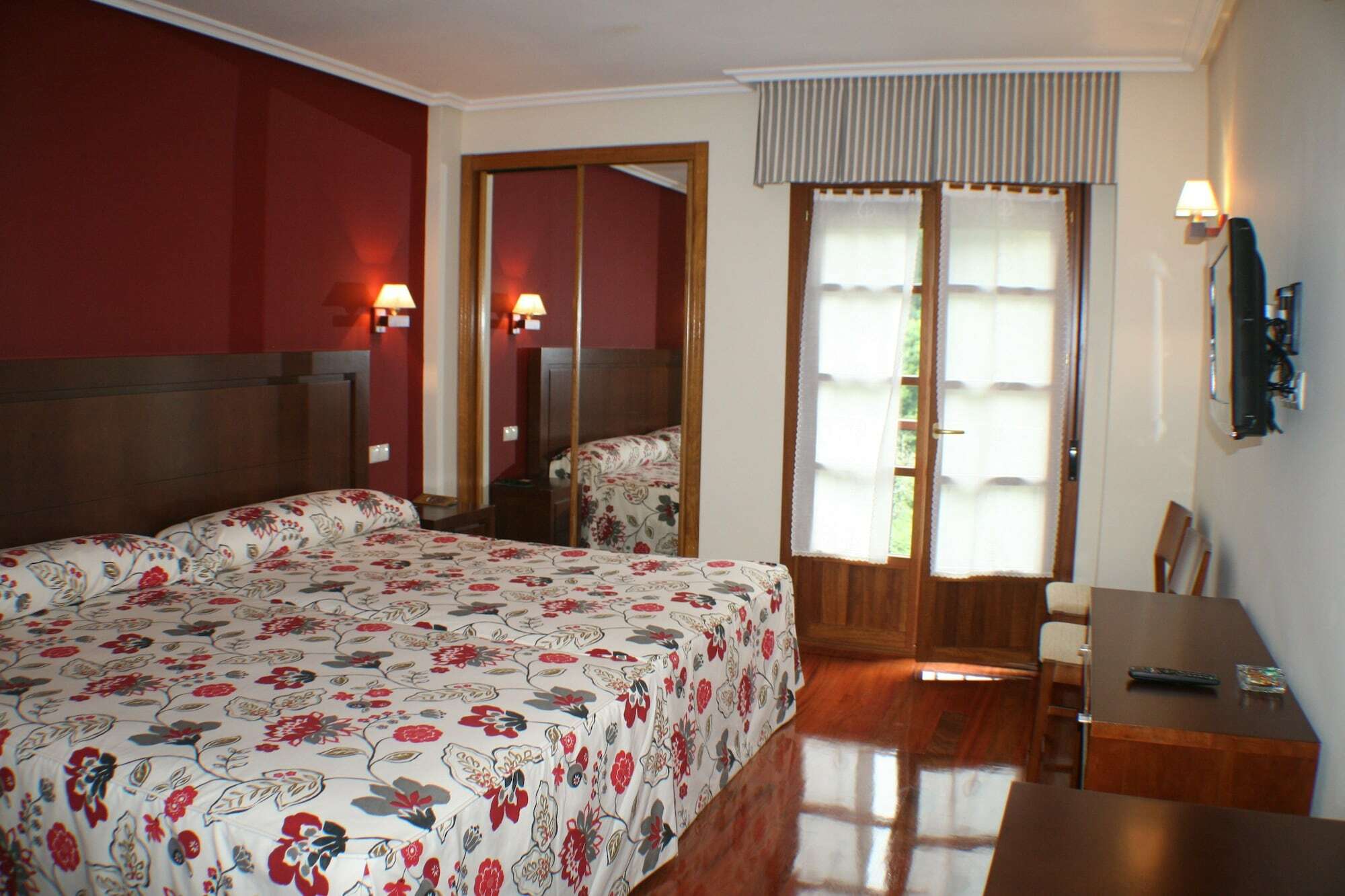 Hotel Valle Las Luinas Soto de Luina Bagian luar foto